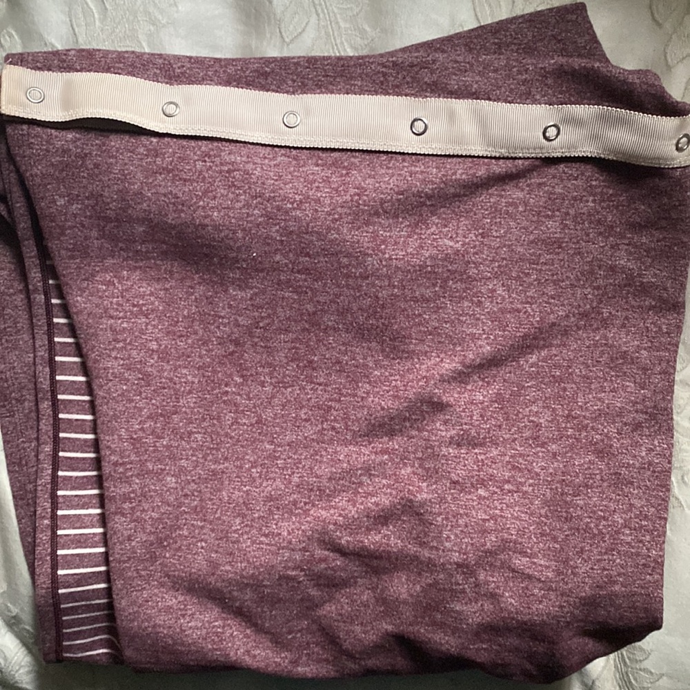 Like new lululemon rulu scarf! Obsessed and have too many!
